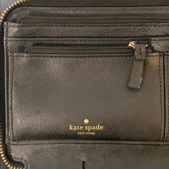 🛑SOLD🛑 Oversized kate spade wallet - Picture 4 of 7